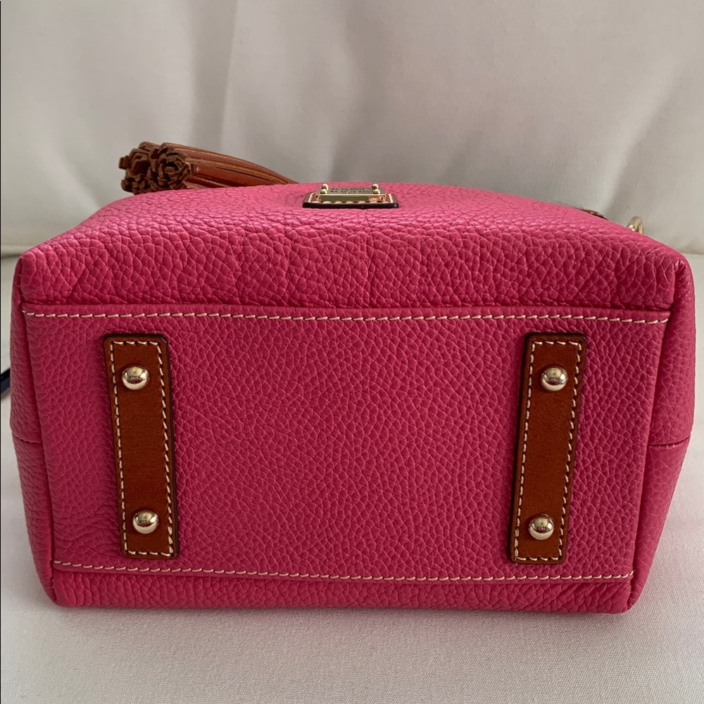 Dooney & Bourke Pink Pebble Leather Drawstring Shoulder Bag with Brown Trim - Picture 4 of 7